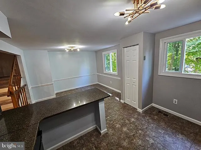 3 bed, 2.5 bath, 1720 sqft, $2,700 — Photo 4