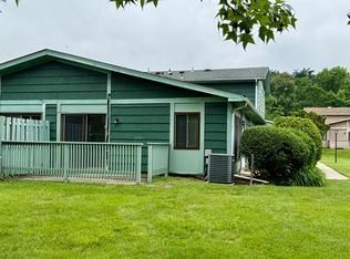 69 Cedarwood Ct, Paulsboro, NJ 08066