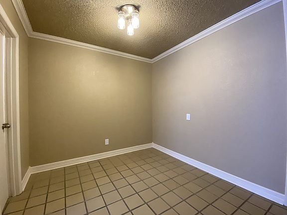 4th image of 1013 N Wall St #2B-1Ba-1000Sqft