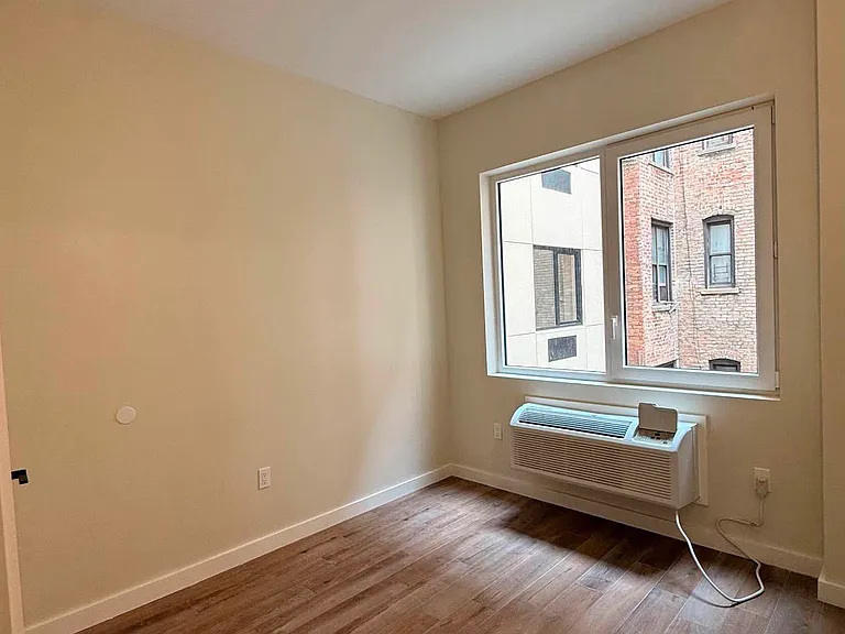 2336 Valentine Ave #3D — Photo 6