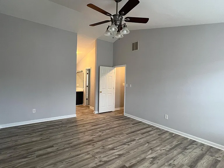 15116 Serbian Ln — Photo 15