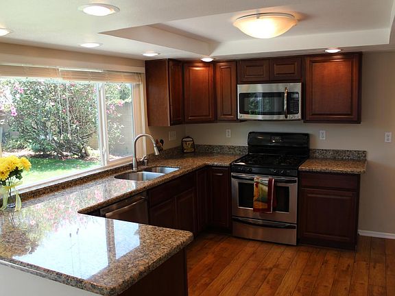 3rd image of 844 Utica Ave