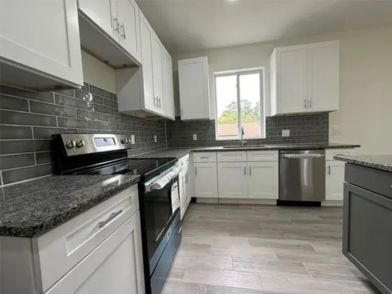 134 Delespine Dr — Photo 8