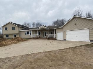 928 S Tipsico Lake Rd, Milford, MI 48380