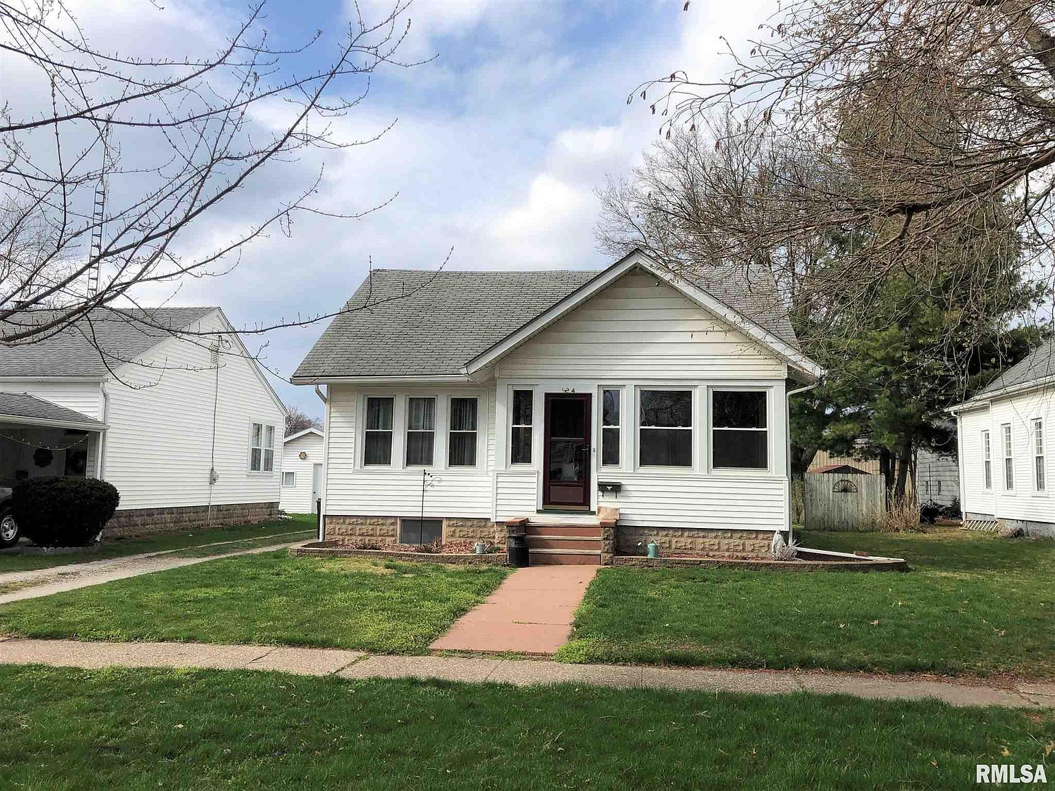 424 E Main St, Havana, IL 62644 | Zillow