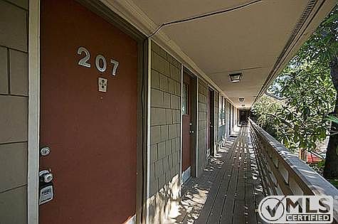 3rd image of 4728 McKinney Ave #B