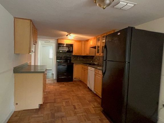 2nd image of 224 10th Ave