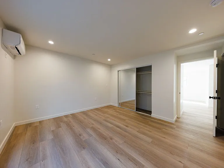 5933 Comey — Photo 44