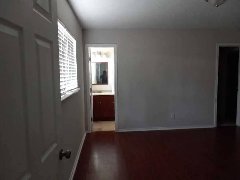 4 bed, 1707 sqft, $2,000 — Photo 2