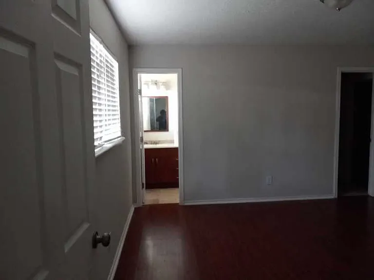 15415 Poolview St — Photo 2
