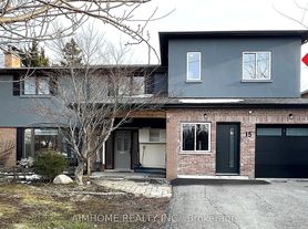 15 Waddington Cres