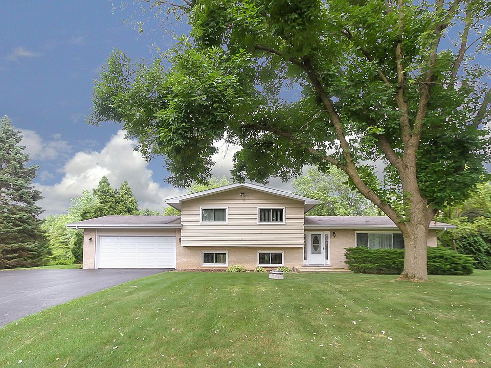 1st image of 4N727 Country Club Dr