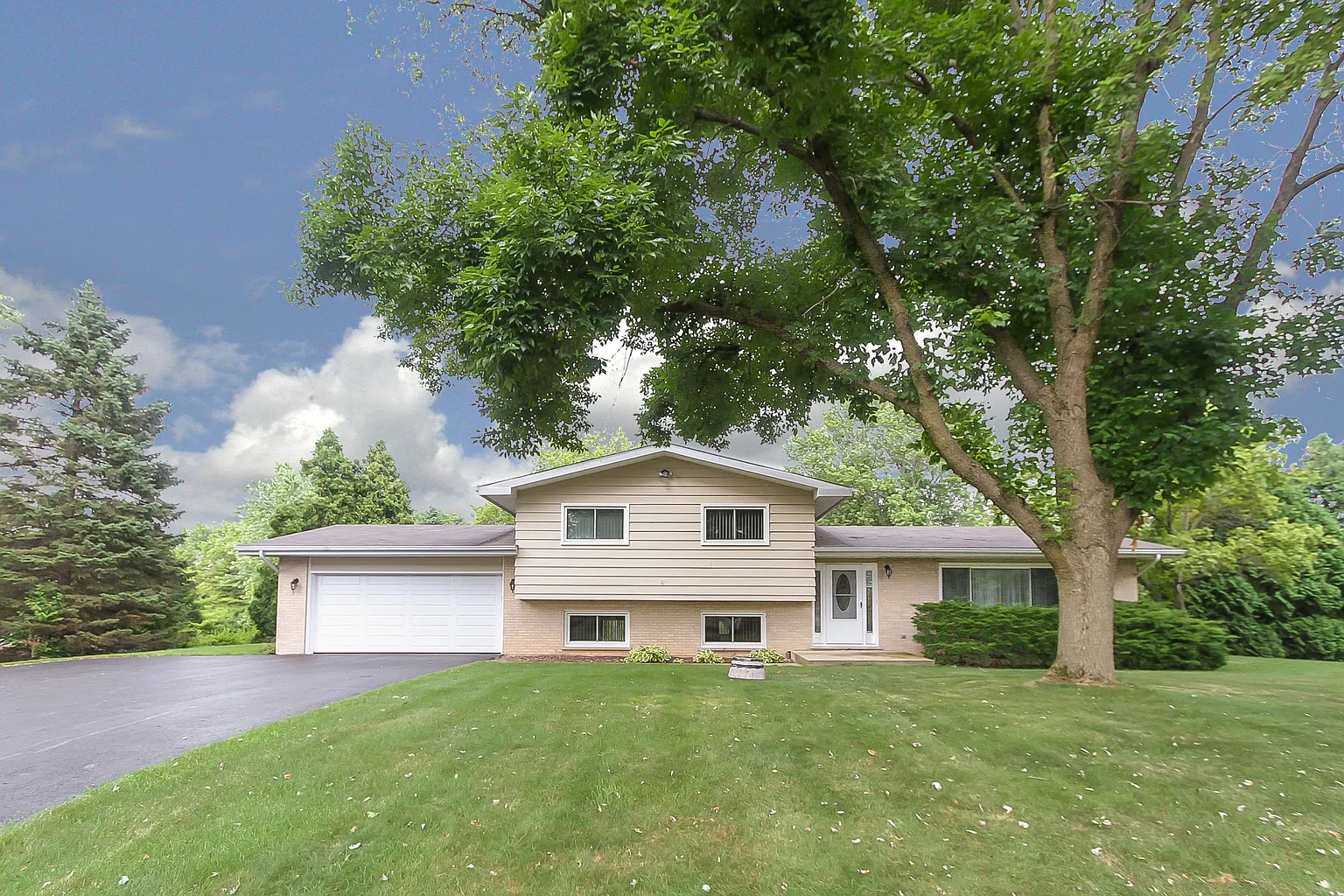 4N727 Country Club Dr photo 1