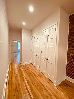 Rented by Metropolis Real Estate of Manhattan | media 16