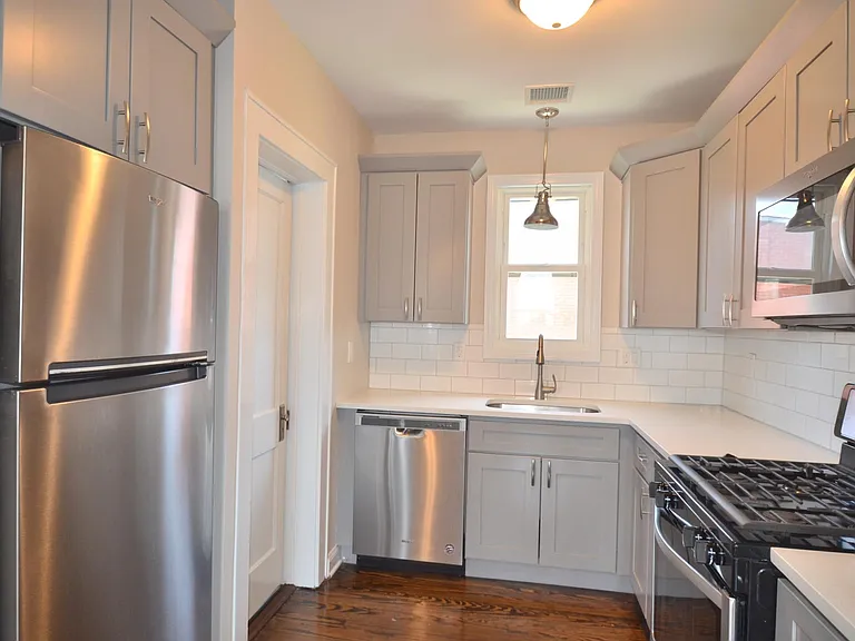 113 Willard St — Photo 2