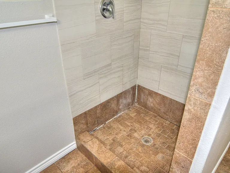 11015 Visalia Dr — Photo 8