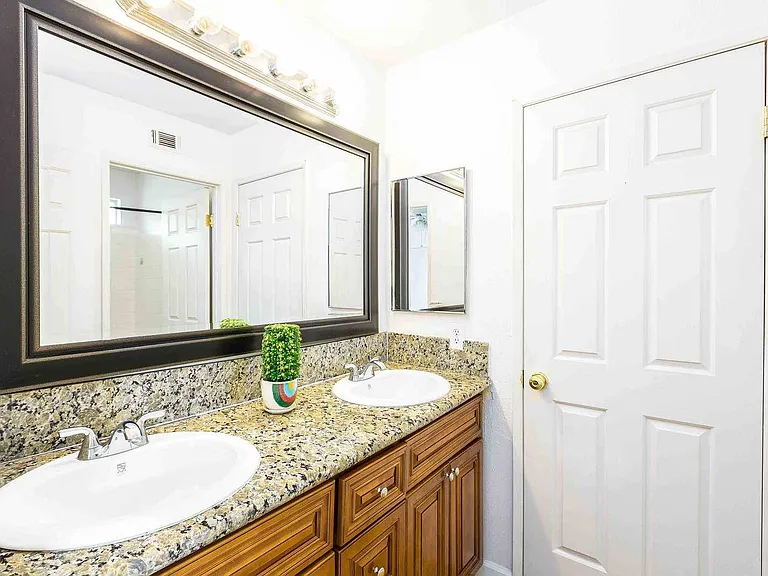 5554 Pheasant Dr — Photo 9