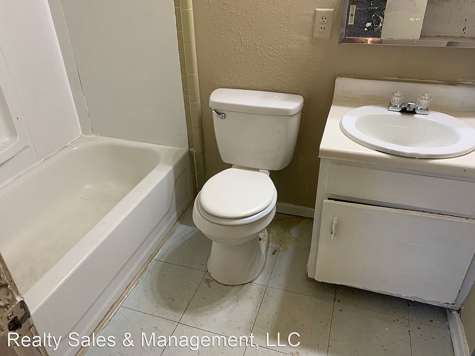 2nd image of 760 Willow St #38