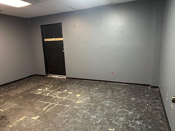 3rd image of 1507 N Ashley St Suite C
