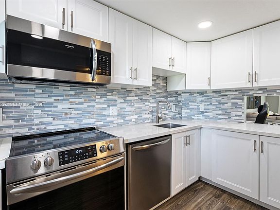 4th image of 2800 N Palm Aire Dr APT 405