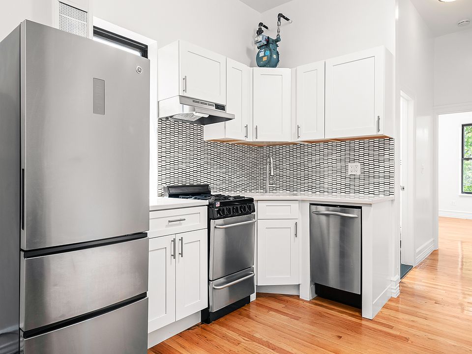 1st image of 322 W 11th St #2