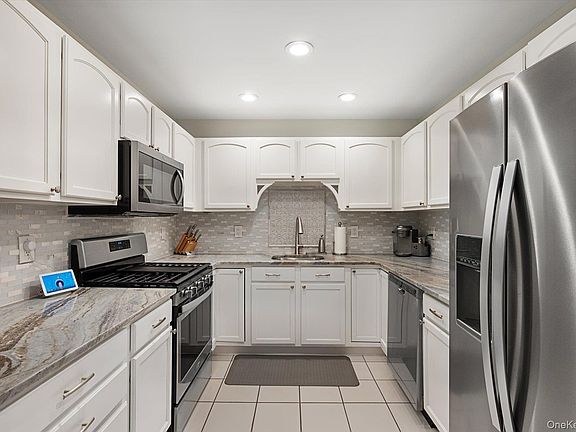 4th image of 1116 Savoy Drive