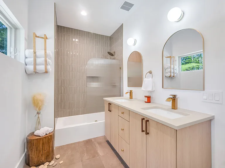 9 Pine Tree Rd — Photo 16