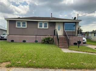 2520 Rose Dr, Gretna, LA 70053