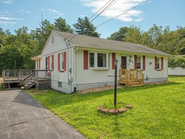 662 Staples St, East Taunton, MA 02718