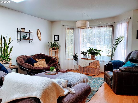 3rd image of 59404 Ponderosa Dr