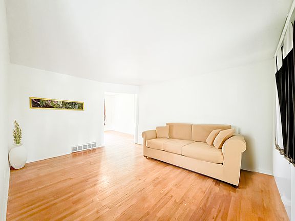 2nd image of 6507 Cranwood Dr
