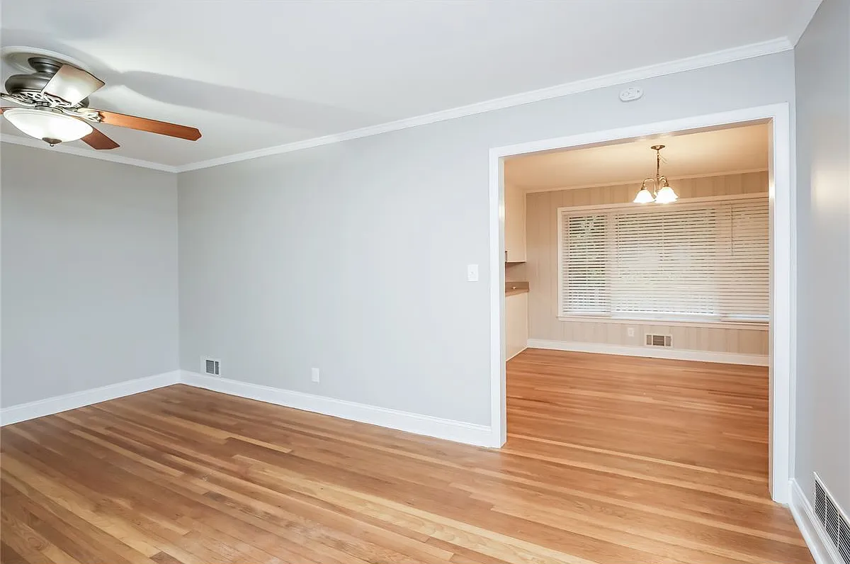 384 Charles Pl — Photo 3