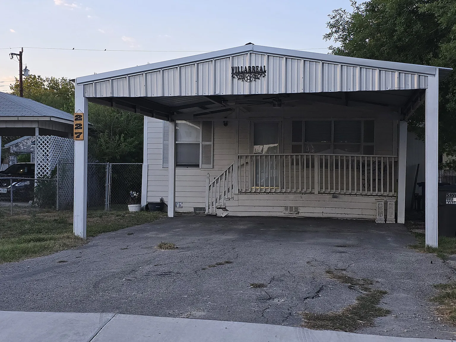 227 Esma St — Photo 1