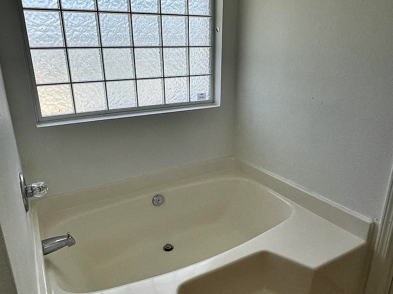 1476 W Fairway Dr — Photo 8