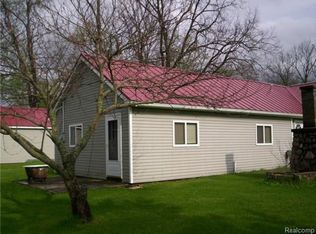 7101 Cowell Rd, Brighton, MI 48116