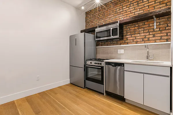 Rented by MNS | media 9