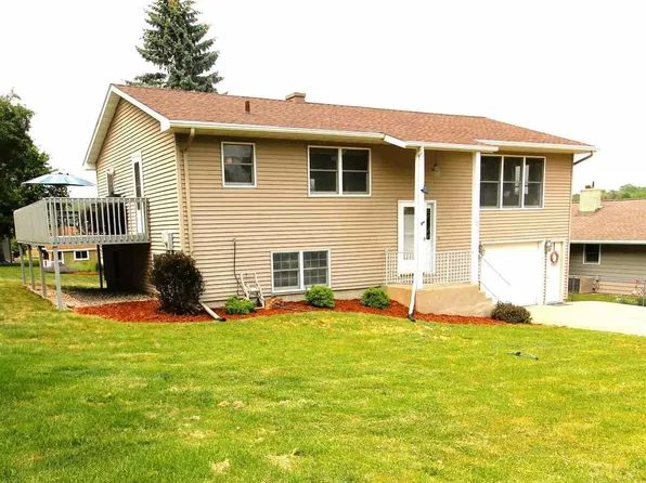 1232 3rd St S, New Ulm, MN 56073