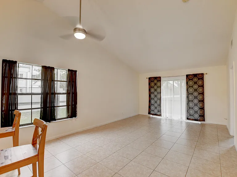 499 Hardwood Pl #H-29 — Photo 7