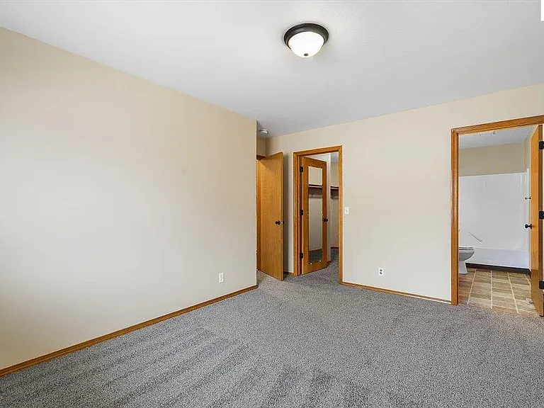 842 N Doryport Ct — Photo 11