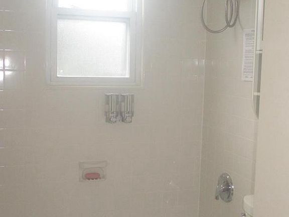 5th image of 6 Sunset Dr APT 2
