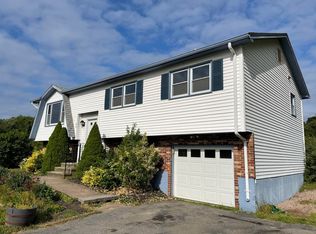 49 Deer Ridge Rd, Stonington, CT 06378