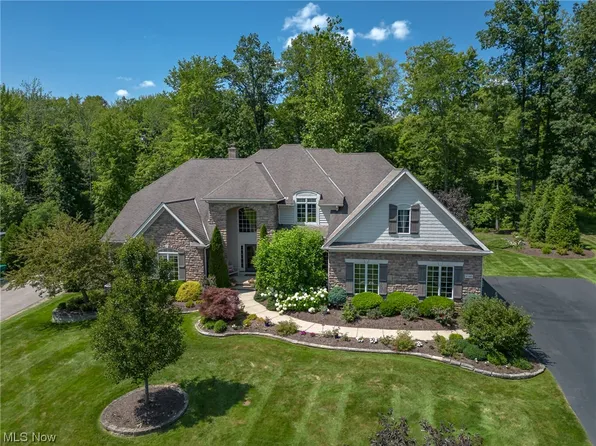 17300 Tall Tree Trl, Chagrin Falls, OH 44023
