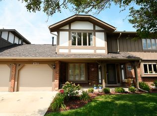 8310 Berkhansted Ct, Orland Park, IL 60462