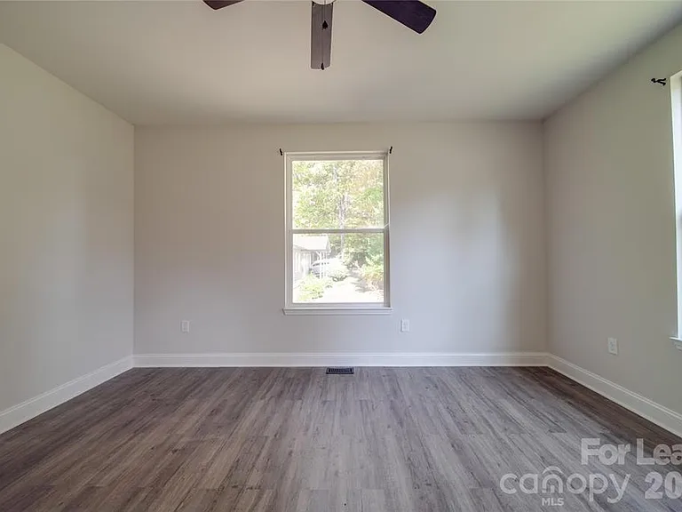 112 Rockwell Ct — Photo 26