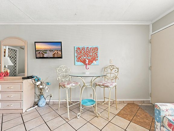 4th image of 2204 S Perrin Dr. #11