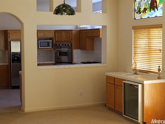 3rd image of 405 Solmar Ct