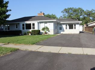 8739 New England Ave, Oak Lawn, IL