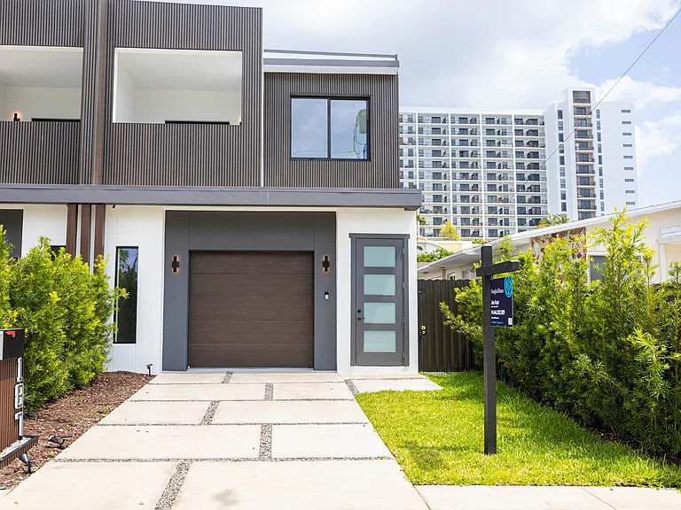 3189 SW 23rd Ter #3189 — Photo 84