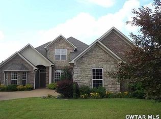 25 Brooksies Pond Dr, Jackson, TN 38305