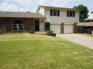 409 Kingston Dr, Yukon, OK 73099